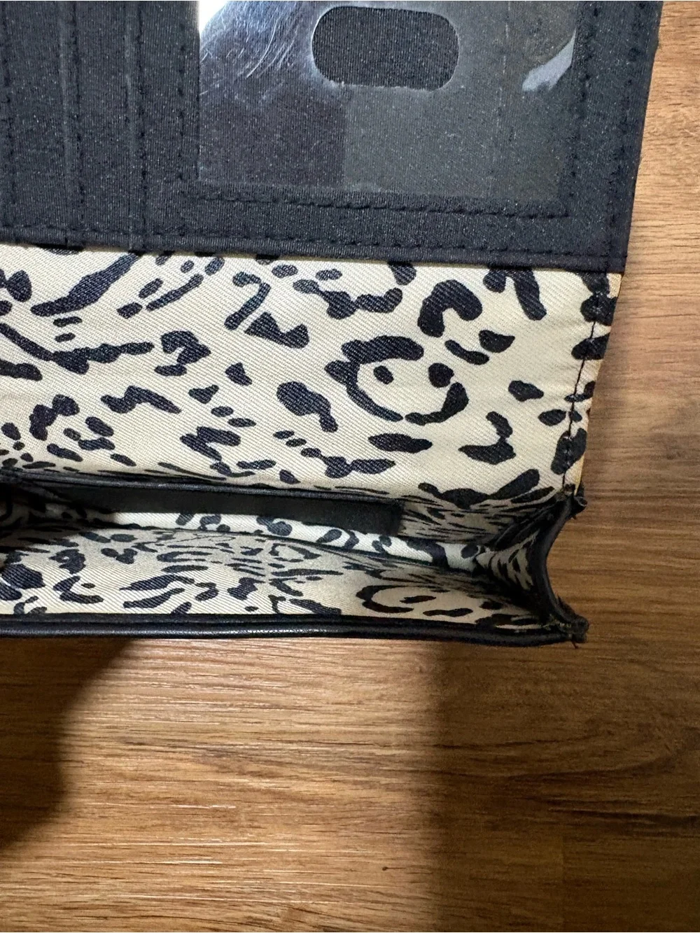 Jessica Simpson Black Checkbook Wallet Leopard Print Interior Faux Leather